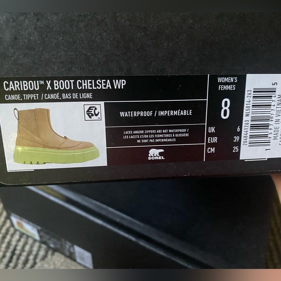 NIB Sorel Caribou x Chelsea Waterproof Boots - Picture 4 of 5